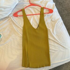 Mustard green top